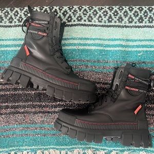 PALLADIUM REVOLT BOOT